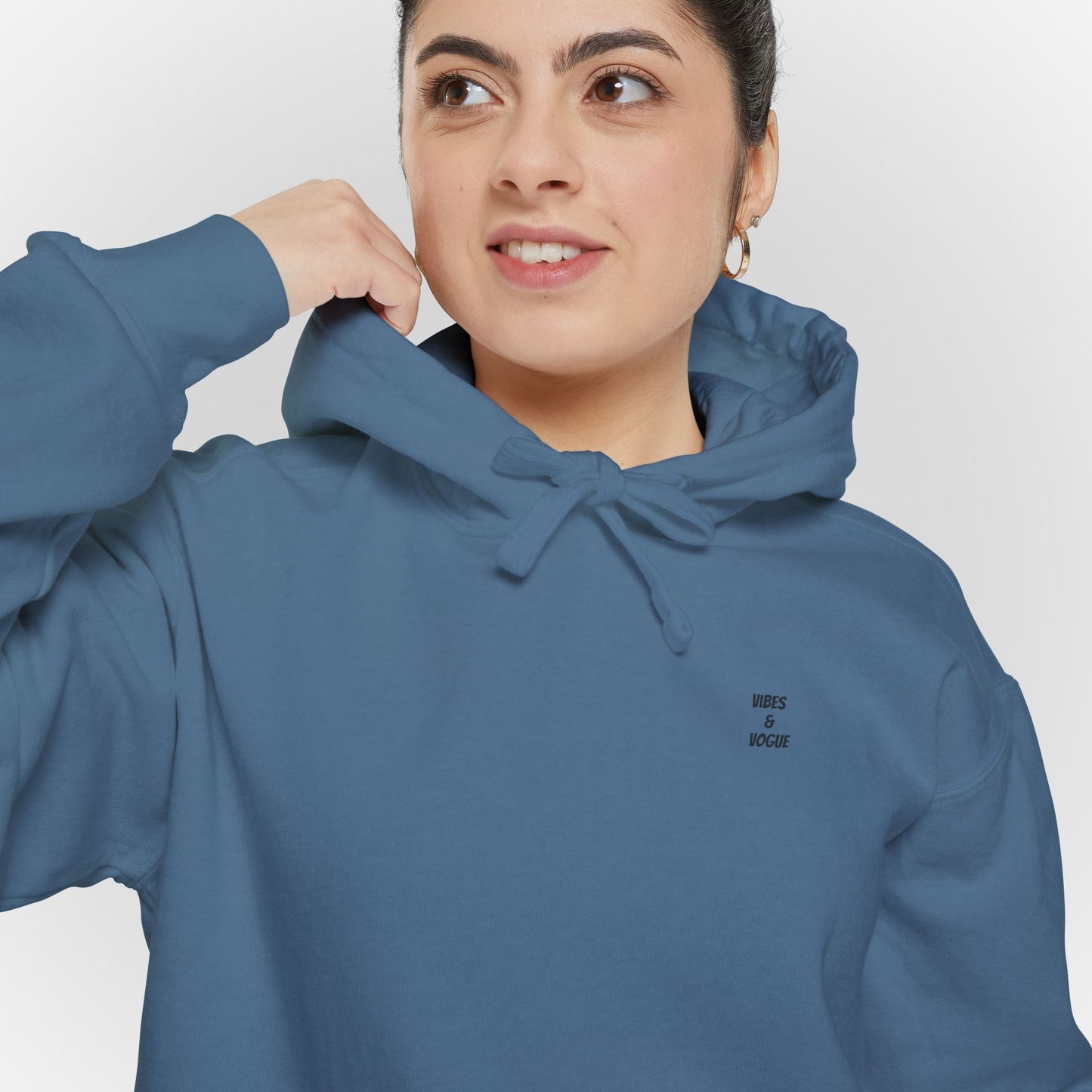Comfortable Unisex Garment-Dyed Hoodie for Relaxed Days