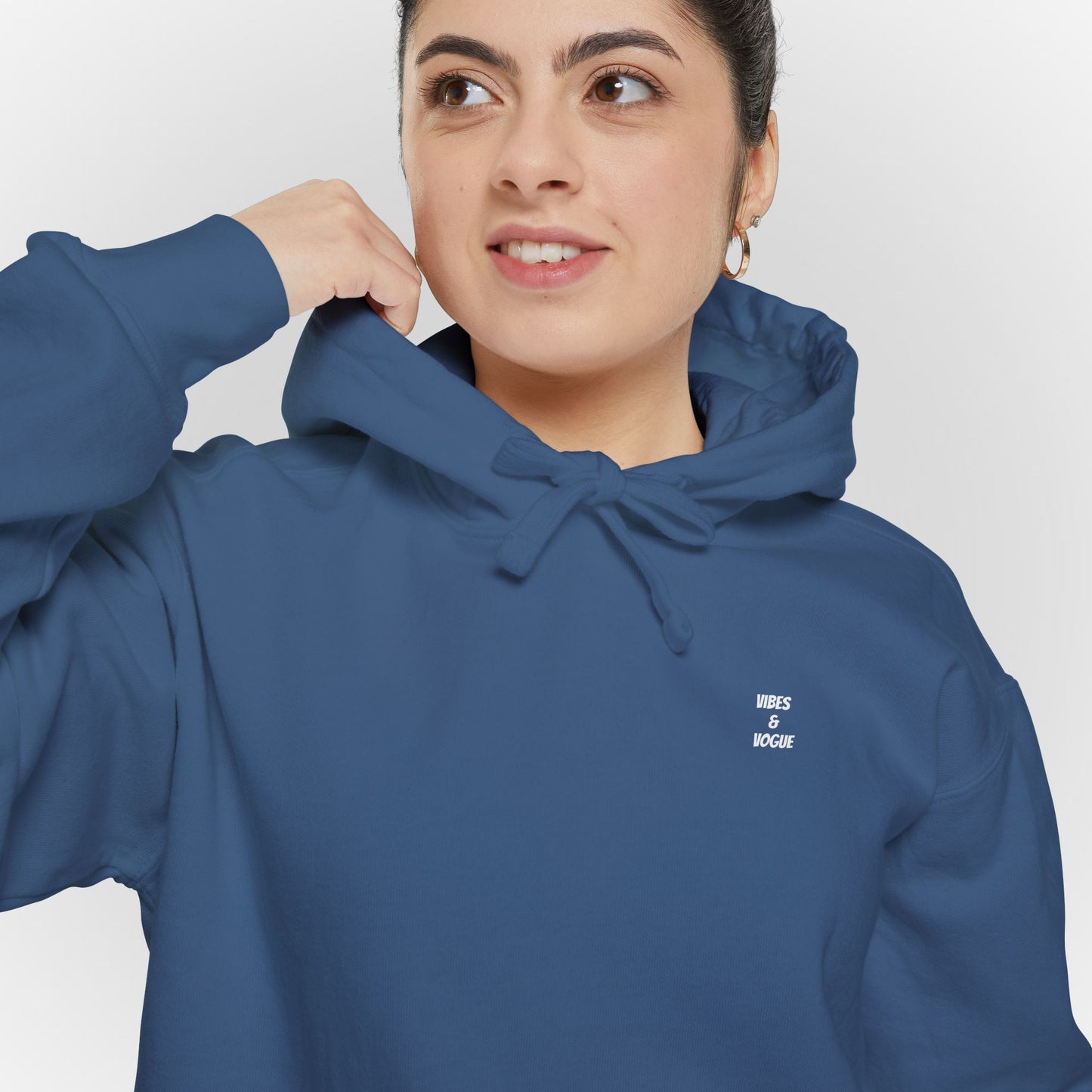 Comfortable Unisex Garment-Dyed Hoodie for Relaxed Days