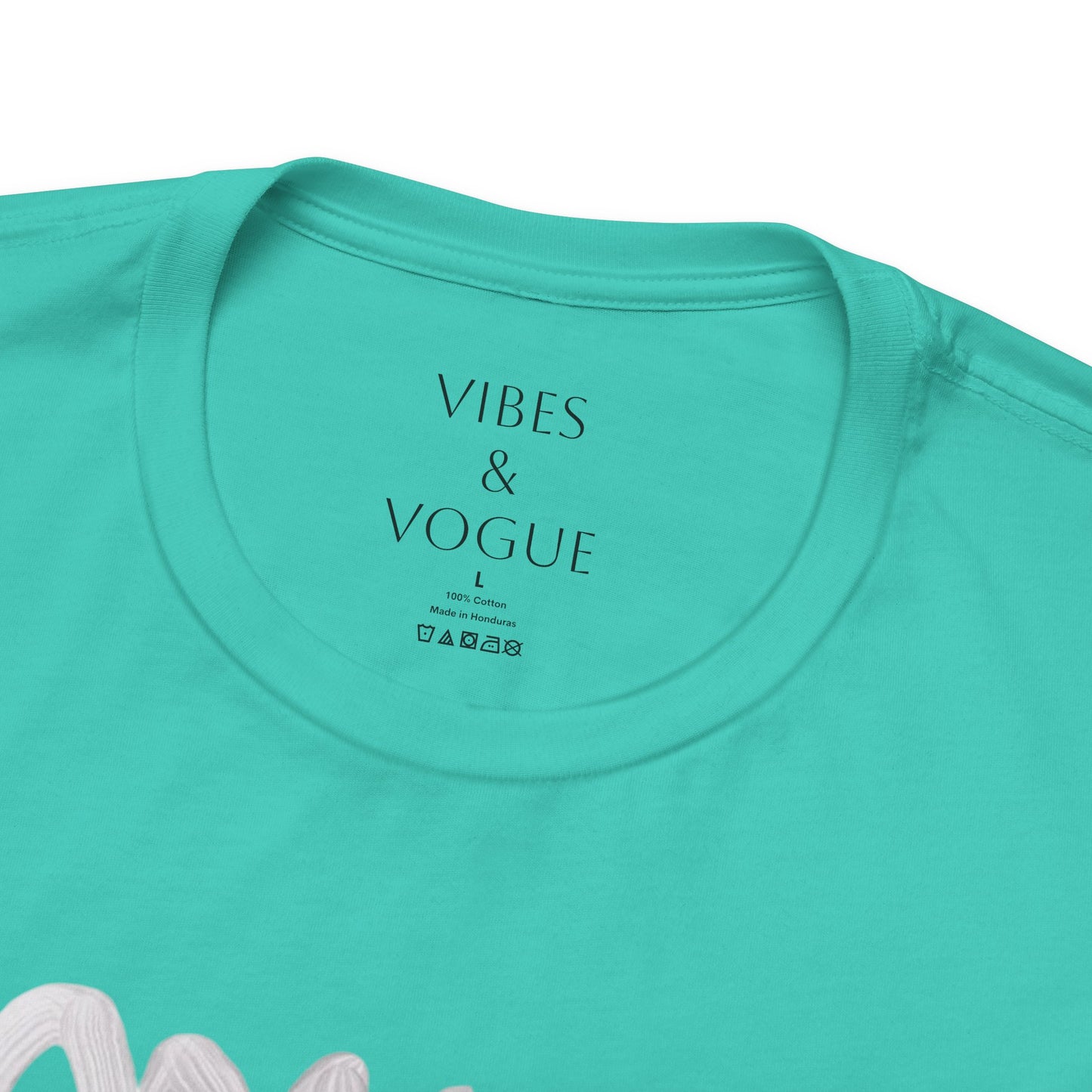 Vibes & Vogue Unisex Short Sleeve Tee - Trendy Graphic Tee for Fashion Lovers