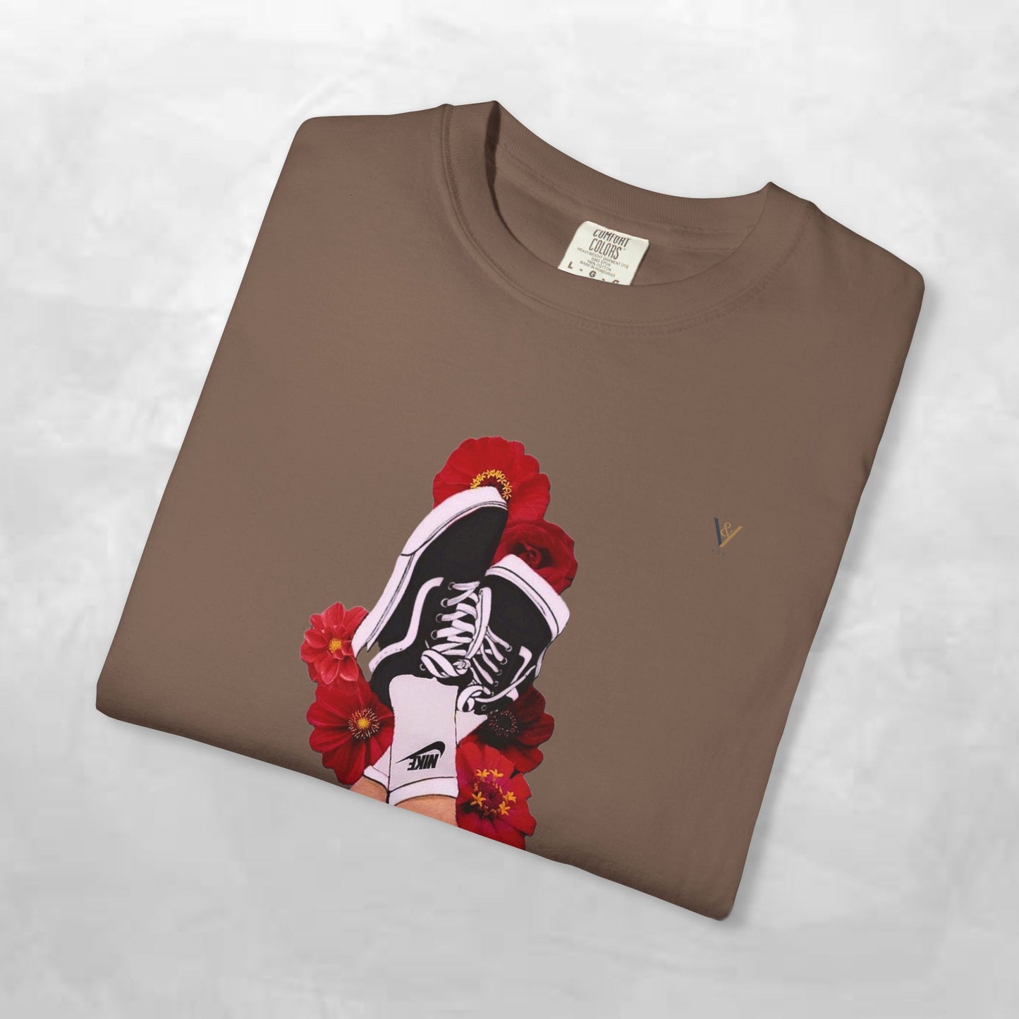 Trendy Graphic Tee with Floral Design, Unisex T-shirt, Streetwear Style, Casual Wear, Perfect for Summer