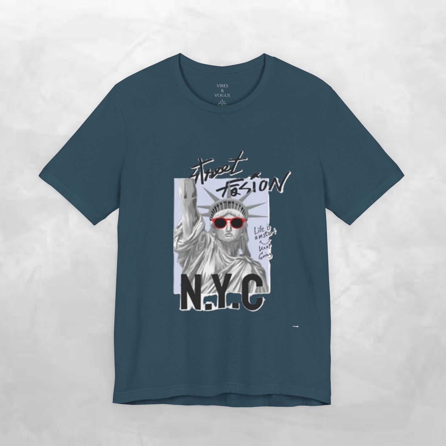 Statue of Liberty Graphic Tee, NYC Pride Shirt, Unisex Casual Wear, Summer Fashion, Unique Gift for Travelers