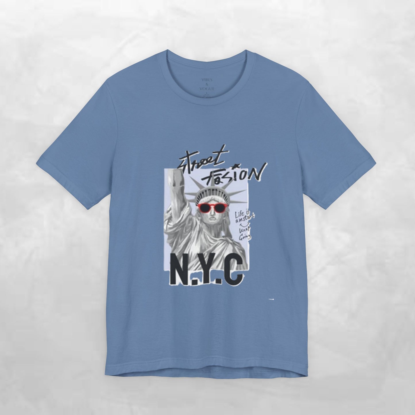 Statue of Liberty Graphic Tee, NYC Pride Shirt, Unisex Casual Wear, Summer Fashion, Unique Gift for Travelers