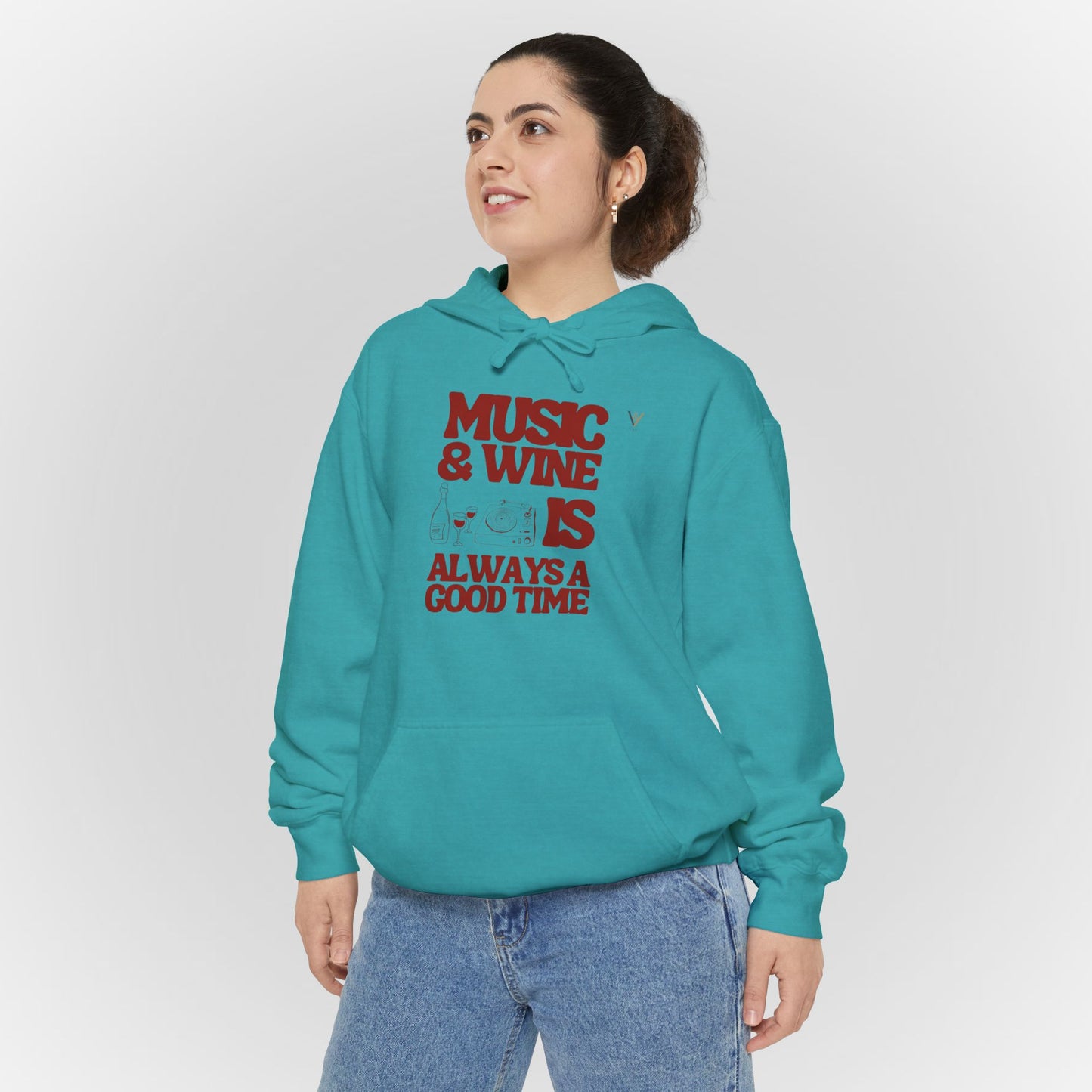 Comfortable Unisex Garment-Dyed Hoodie for Relaxed Days