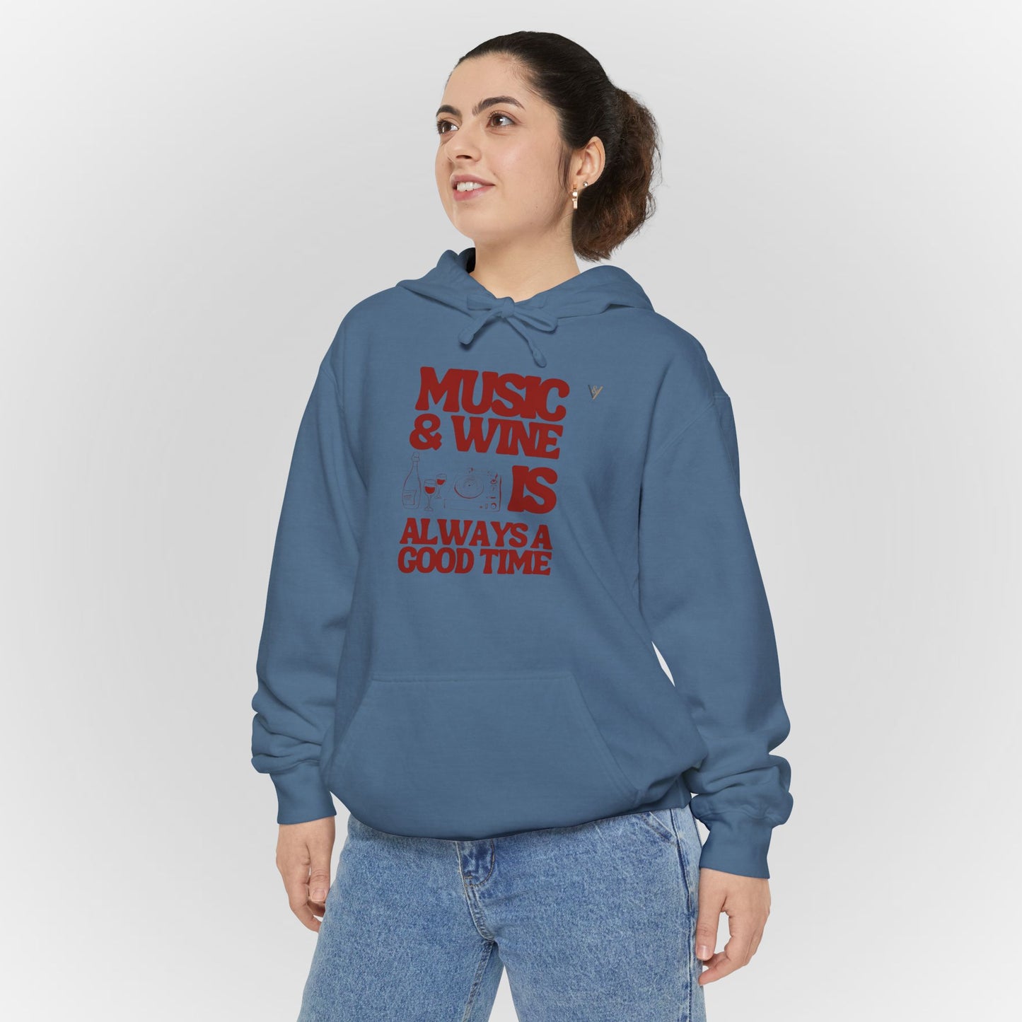 Comfortable Unisex Garment-Dyed Hoodie for Relaxed Days