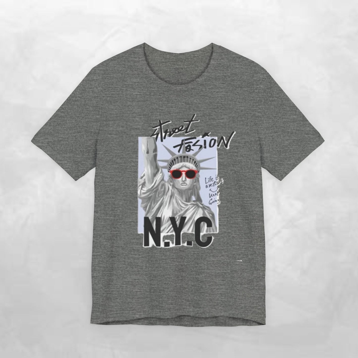 Statue of Liberty Graphic Tee, NYC Pride Shirt, Unisex Casual Wear, Summer Fashion, Unique Gift for Travelers