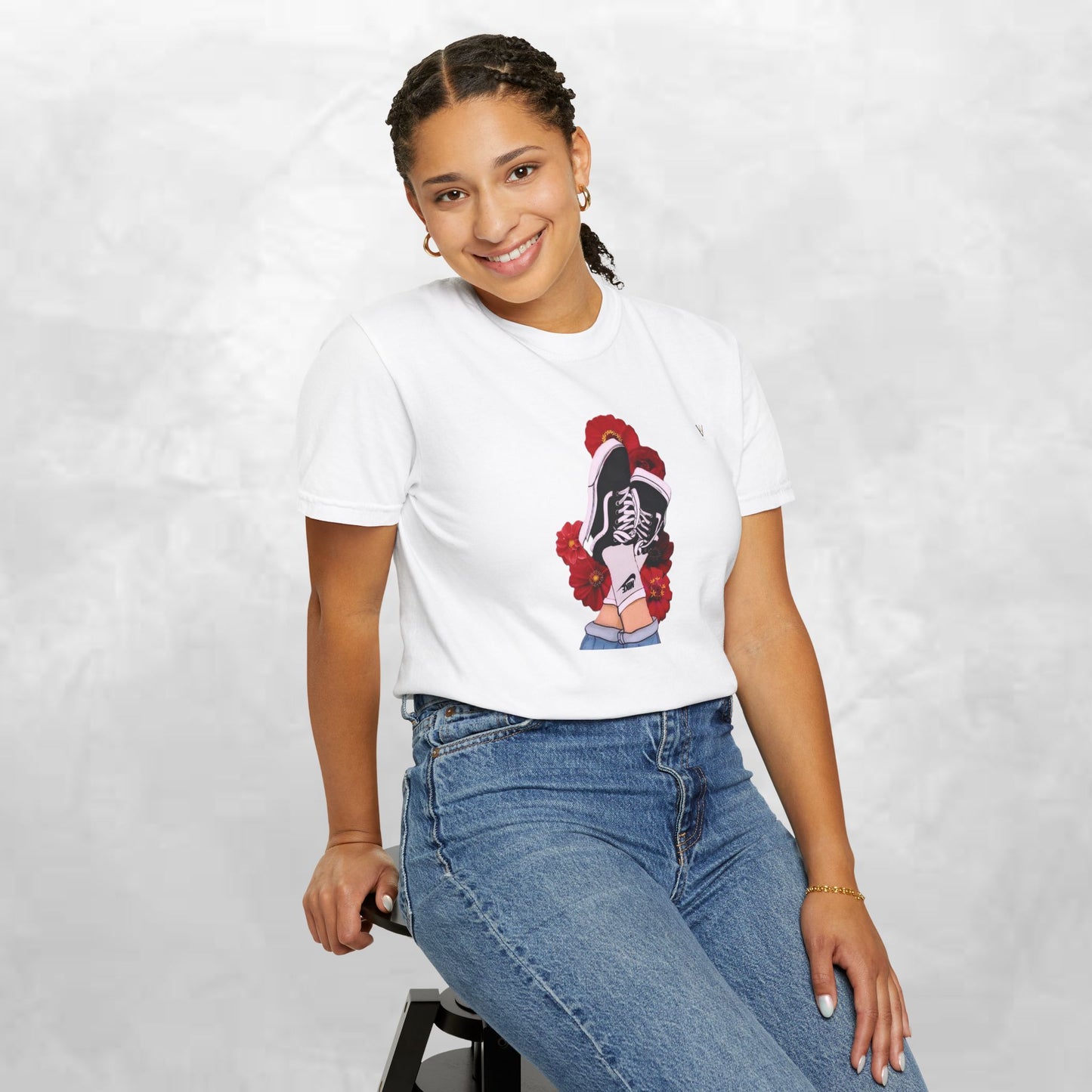 Trendy Graphic Tee with Floral Design, Unisex T-shirt, Streetwear Style, Casual Wear, Perfect for Summer