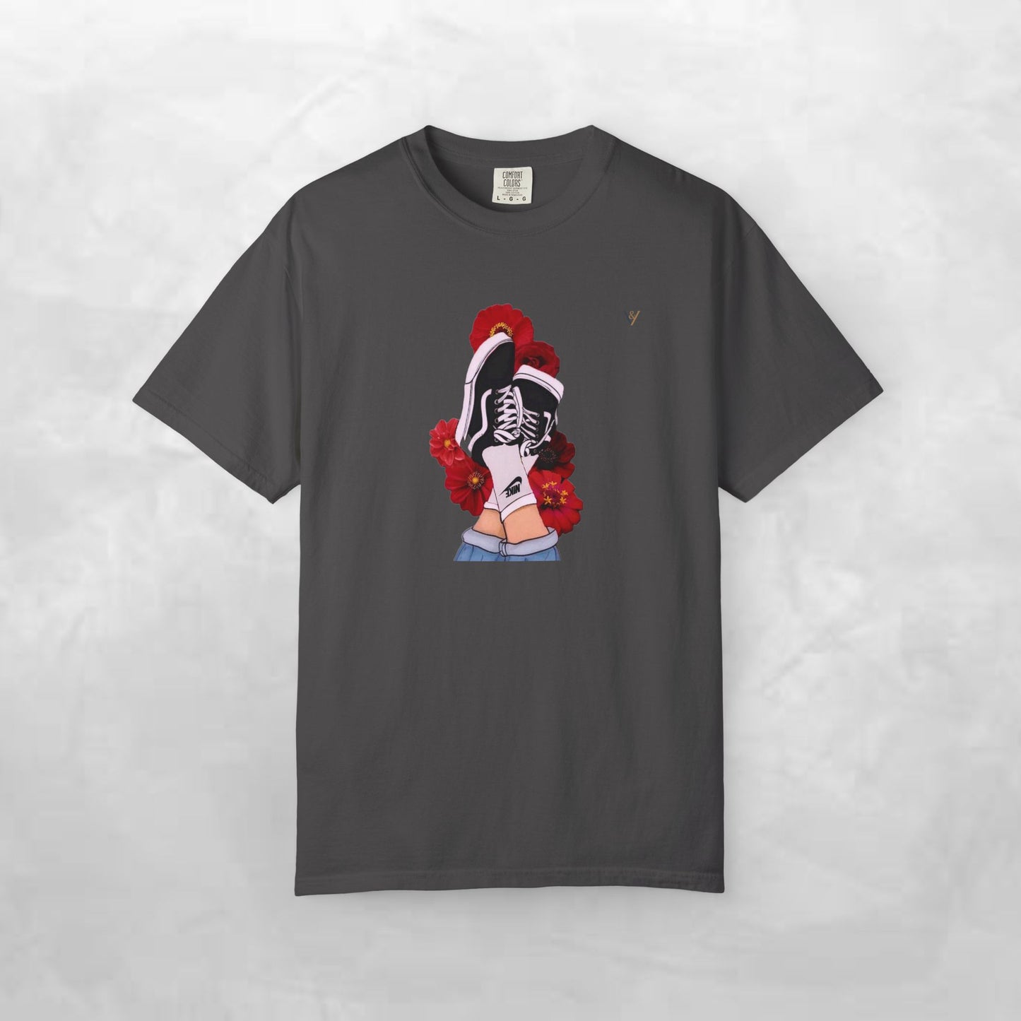 Trendy Graphic Tee with Floral Design, Unisex T-shirt, Streetwear Style, Casual Wear, Perfect for Summer