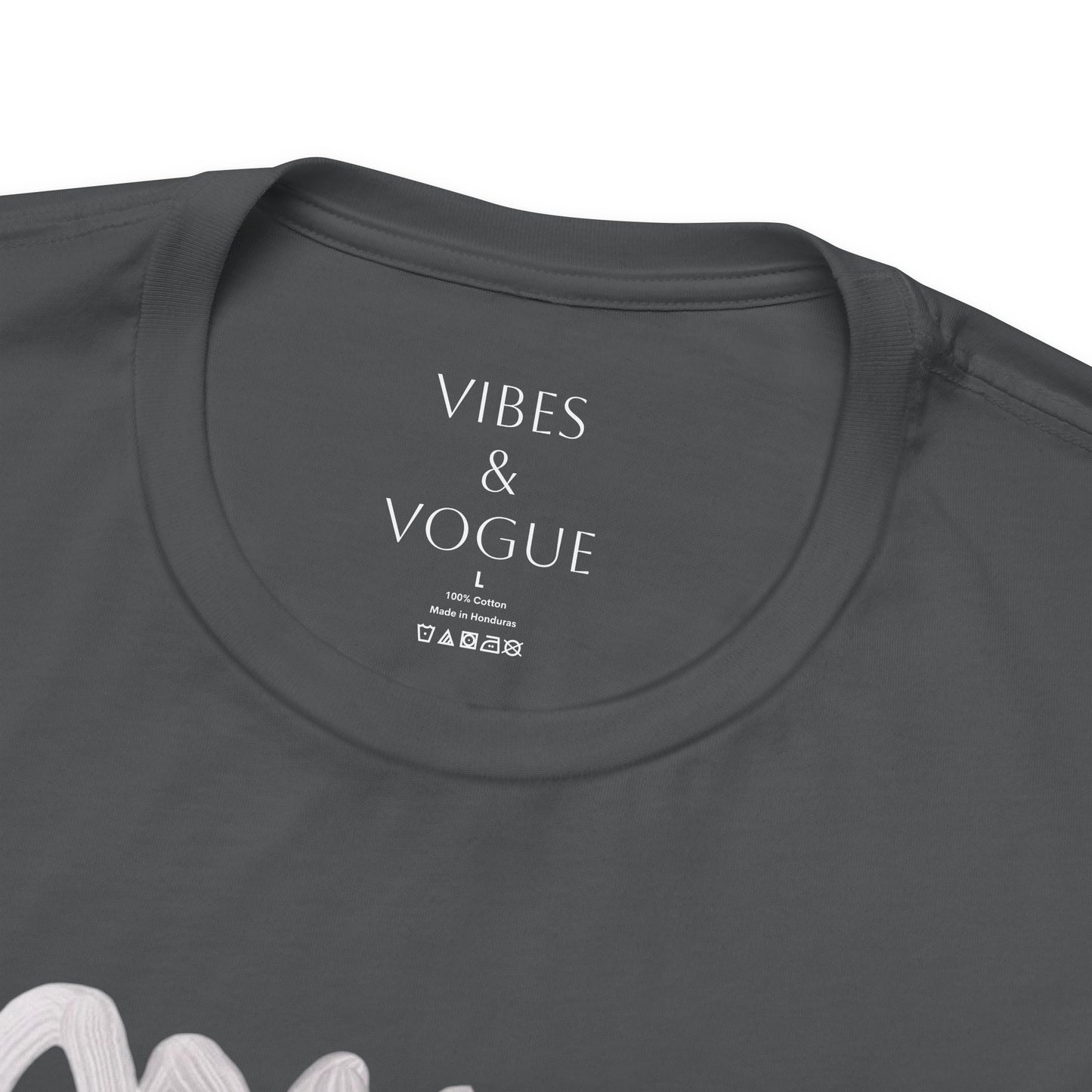 Vibes & Vogue Unisex Short Sleeve Tee - Trendy Graphic Tee for Fashion Lovers