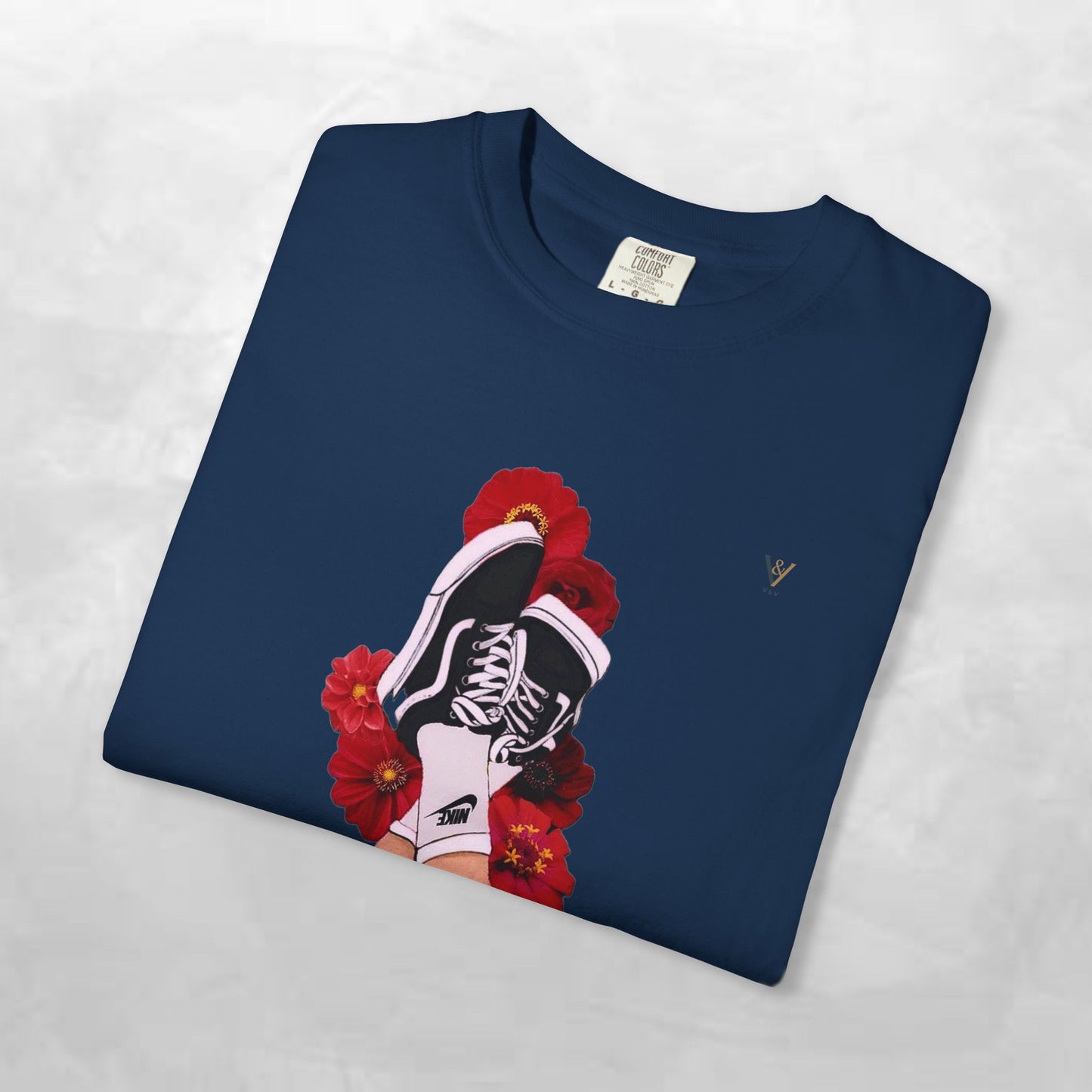 Trendy Graphic Tee with Floral Design, Unisex T-shirt, Streetwear Style, Casual Wear, Perfect for Summer