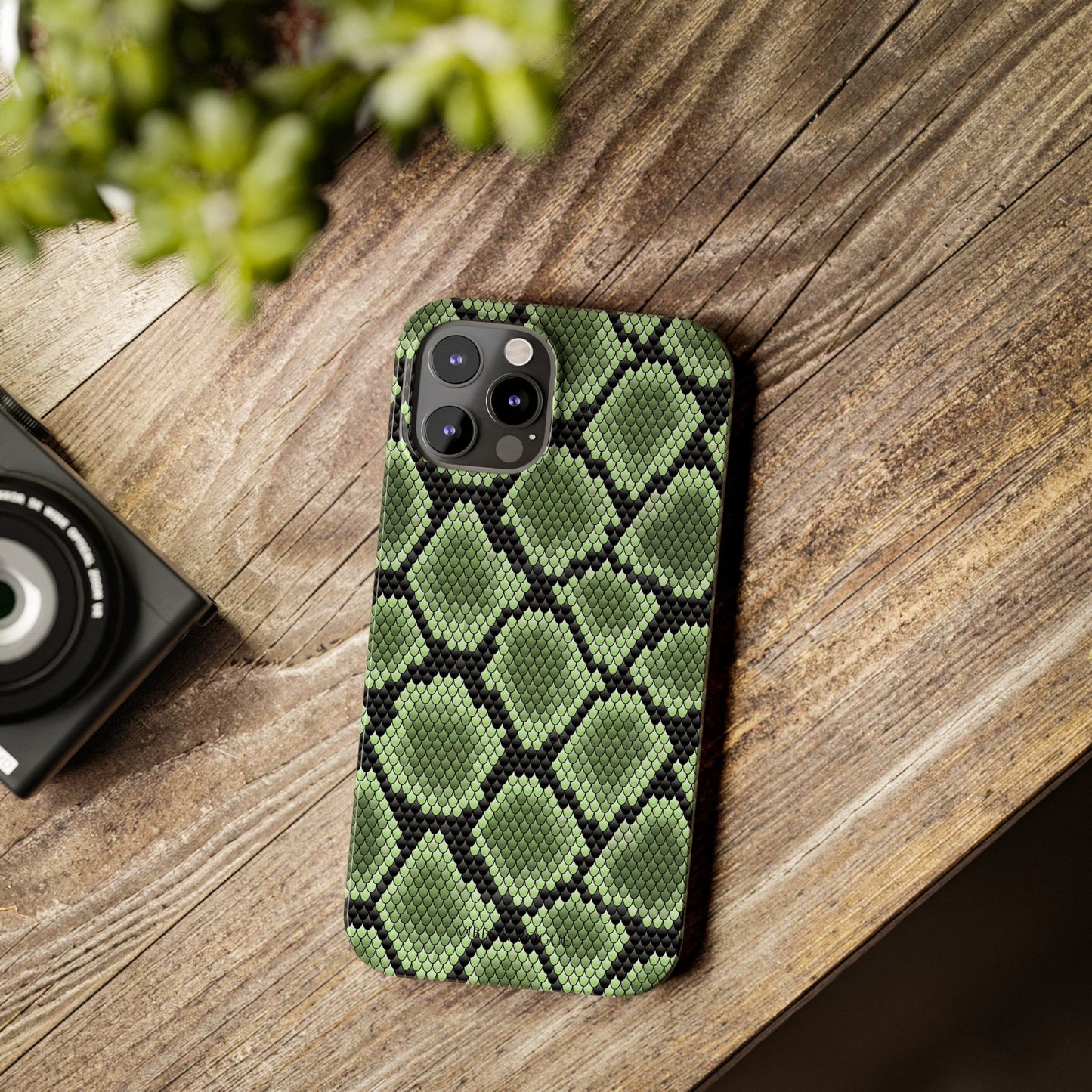 Sleek Green Snake Skin Slim Phone Case - Stylish & Protective for All Occasions