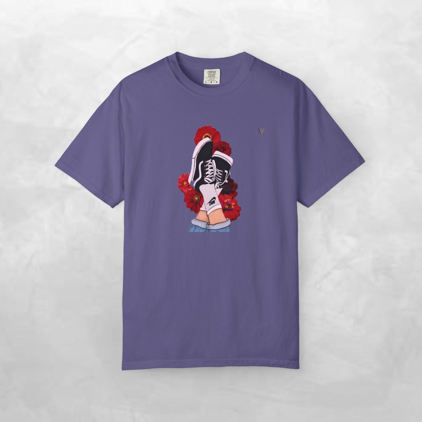 Trendy Graphic Tee with Floral Design, Unisex T-shirt, Streetwear Style, Casual Wear, Perfect for Summer