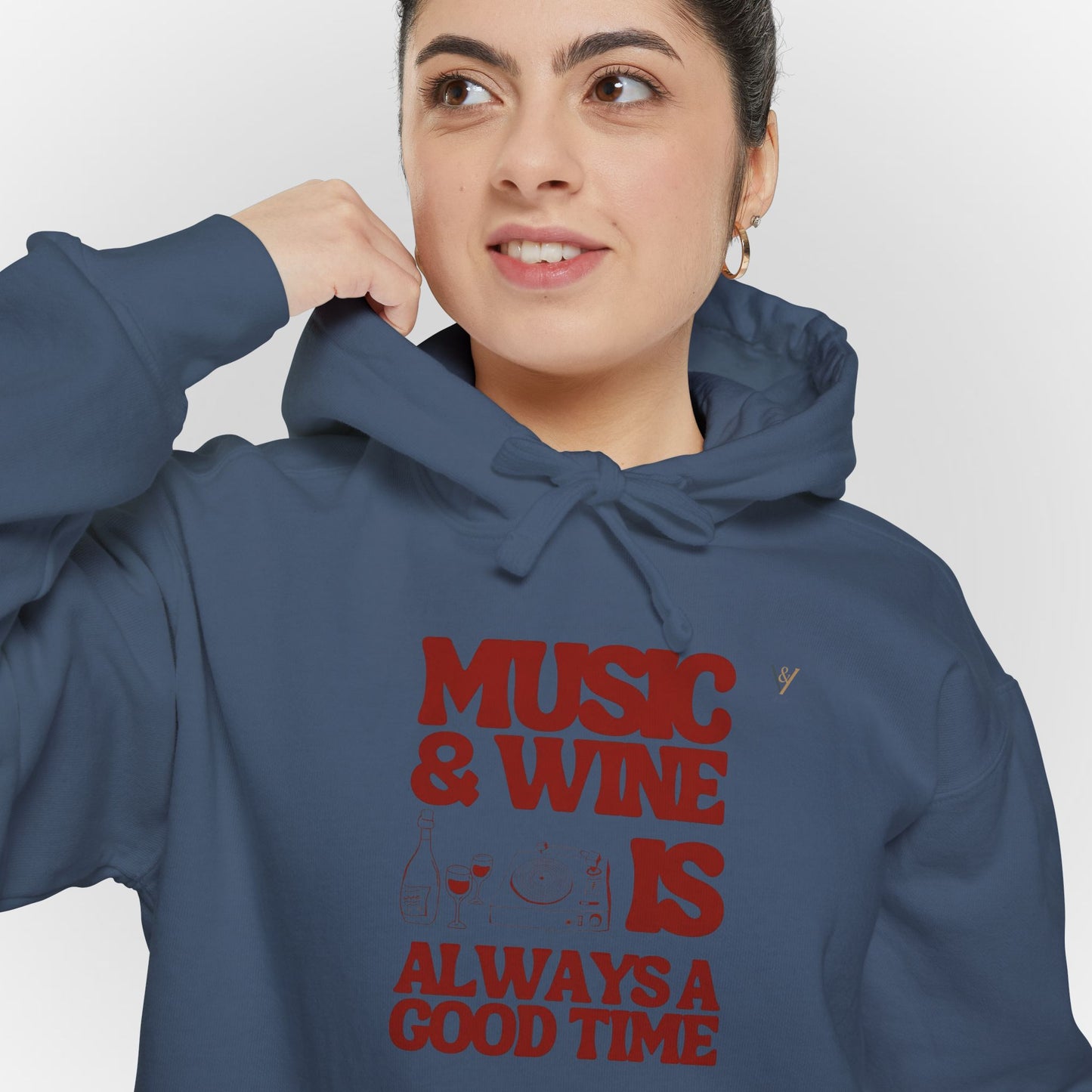 Comfortable Unisex Garment-Dyed Hoodie for Relaxed Days