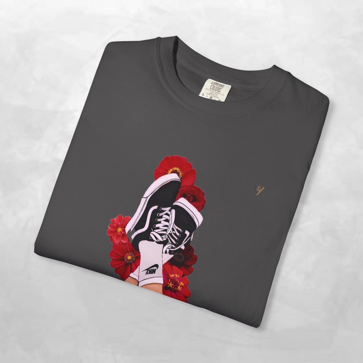 Trendy Graphic Tee with Floral Design, Unisex T-shirt, Streetwear Style, Casual Wear, Perfect for Summer