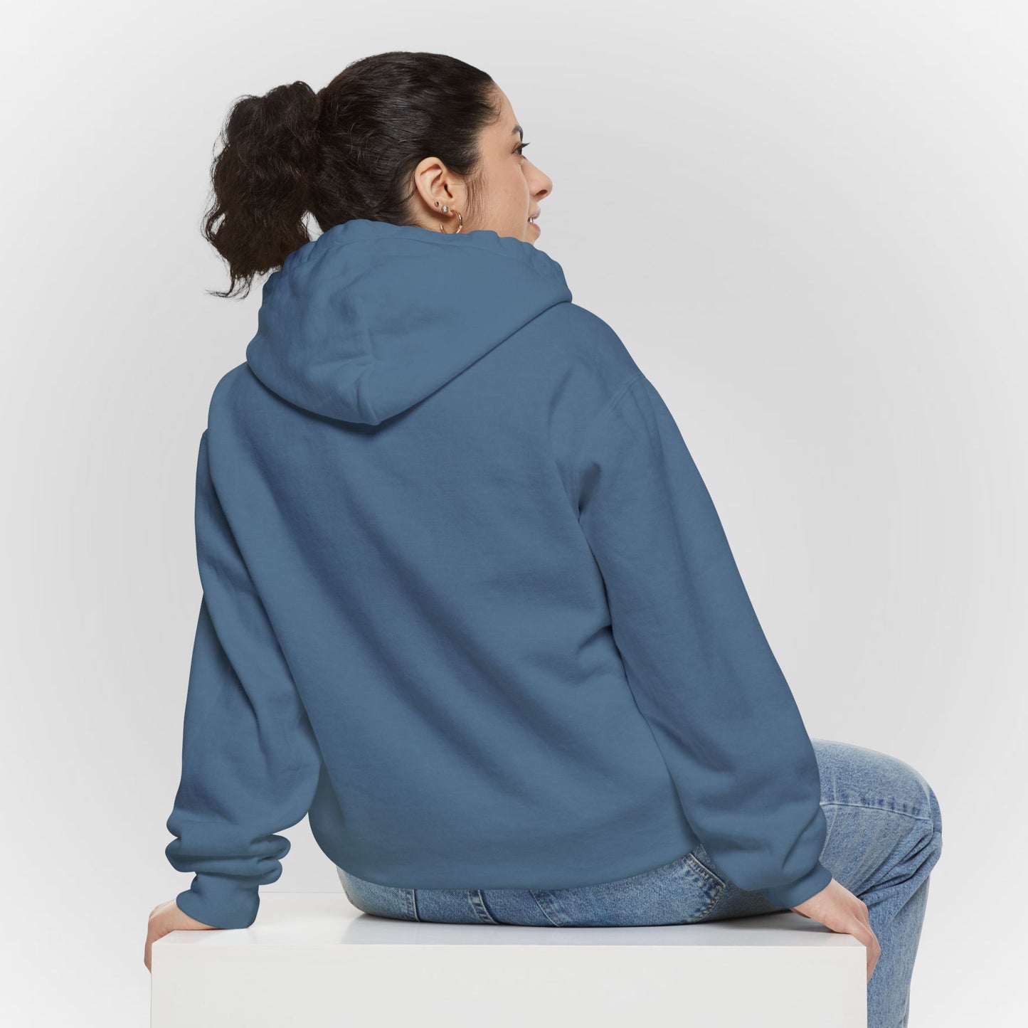 Comfortable Unisex Garment-Dyed Hoodie for Relaxed Days