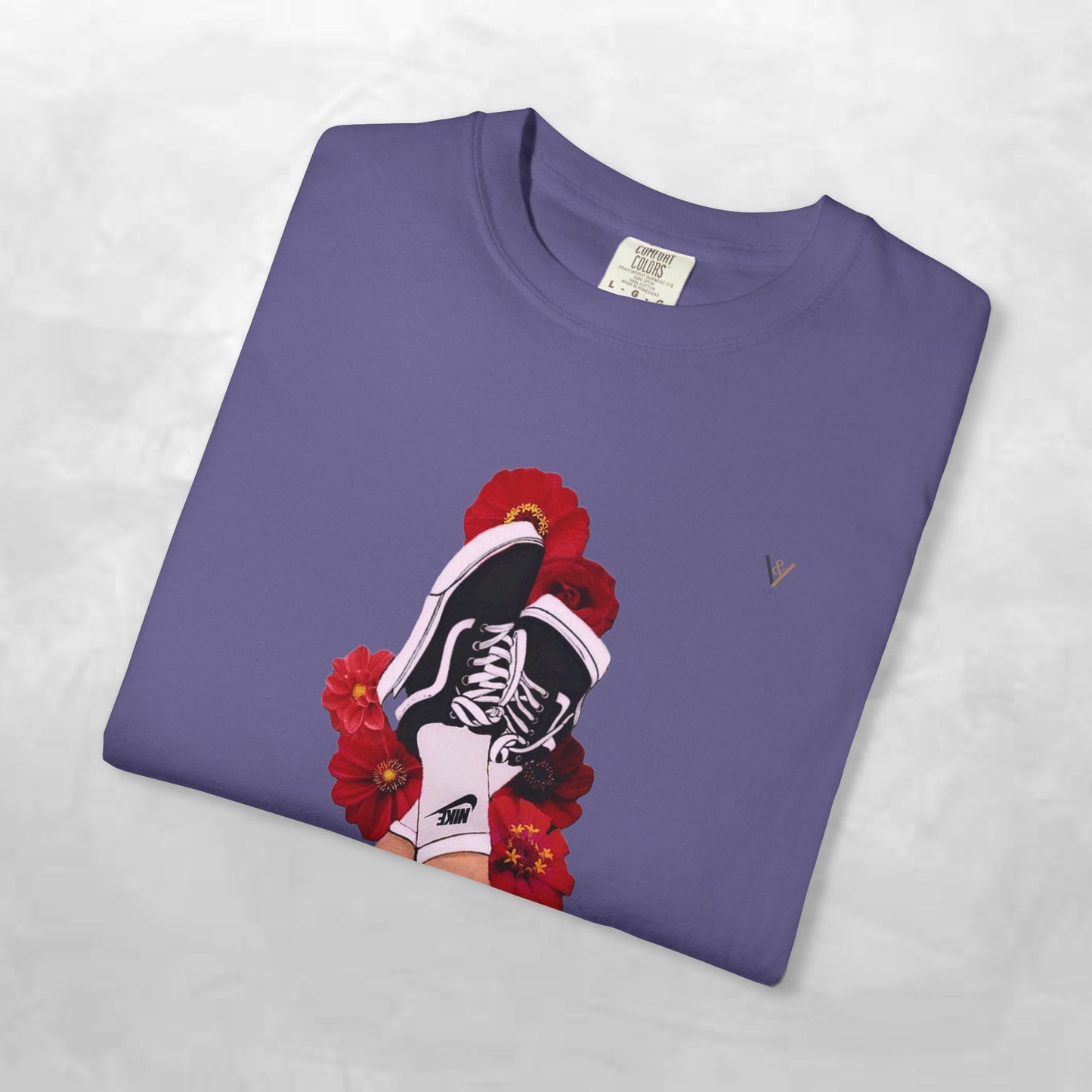 Trendy Graphic Tee with Floral Design, Unisex T-shirt, Streetwear Style, Casual Wear, Perfect for Summer