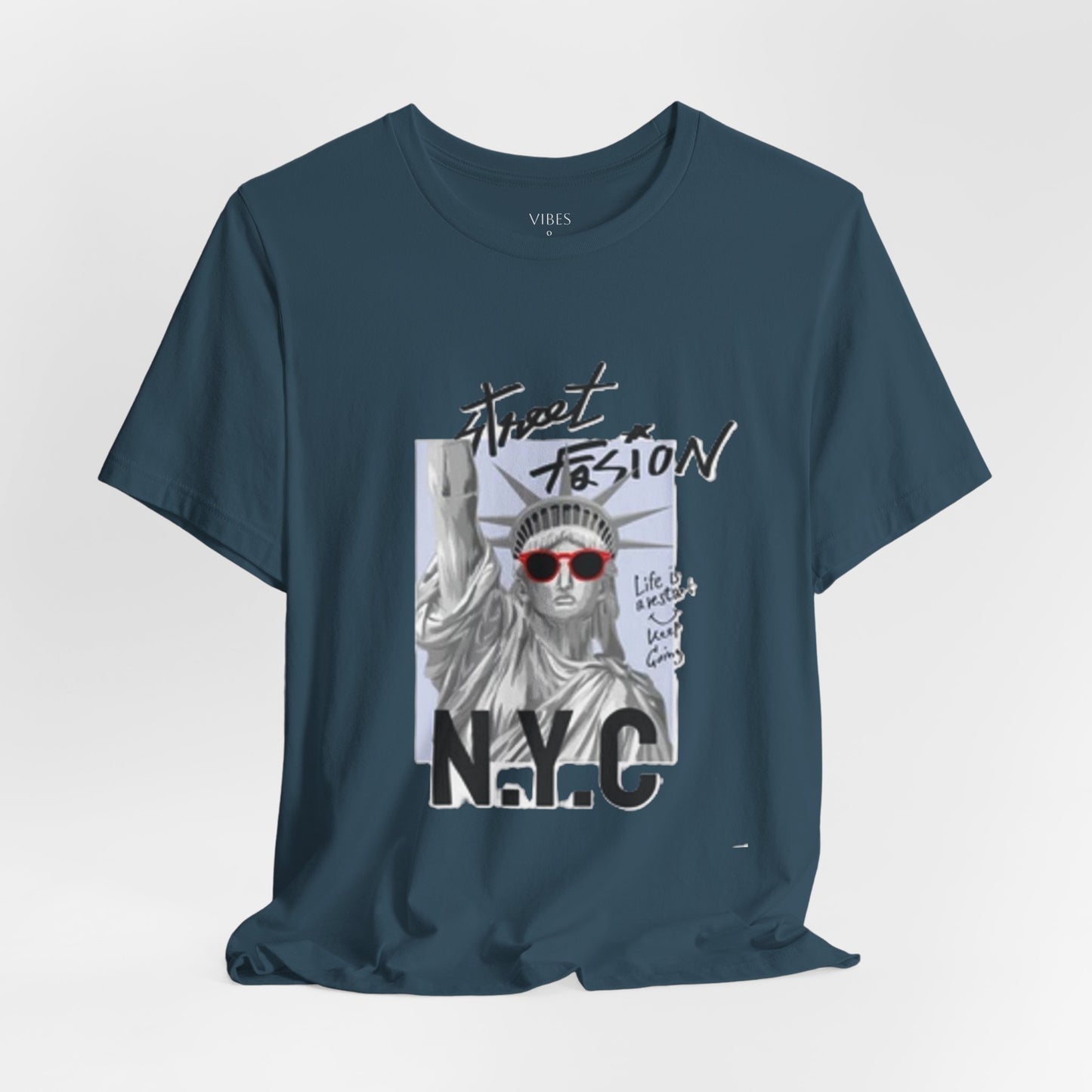 Statue of Liberty Graphic Tee, NYC Pride Shirt, Unisex Casual Wear, Summer Fashion, Unique Gift for Travelers