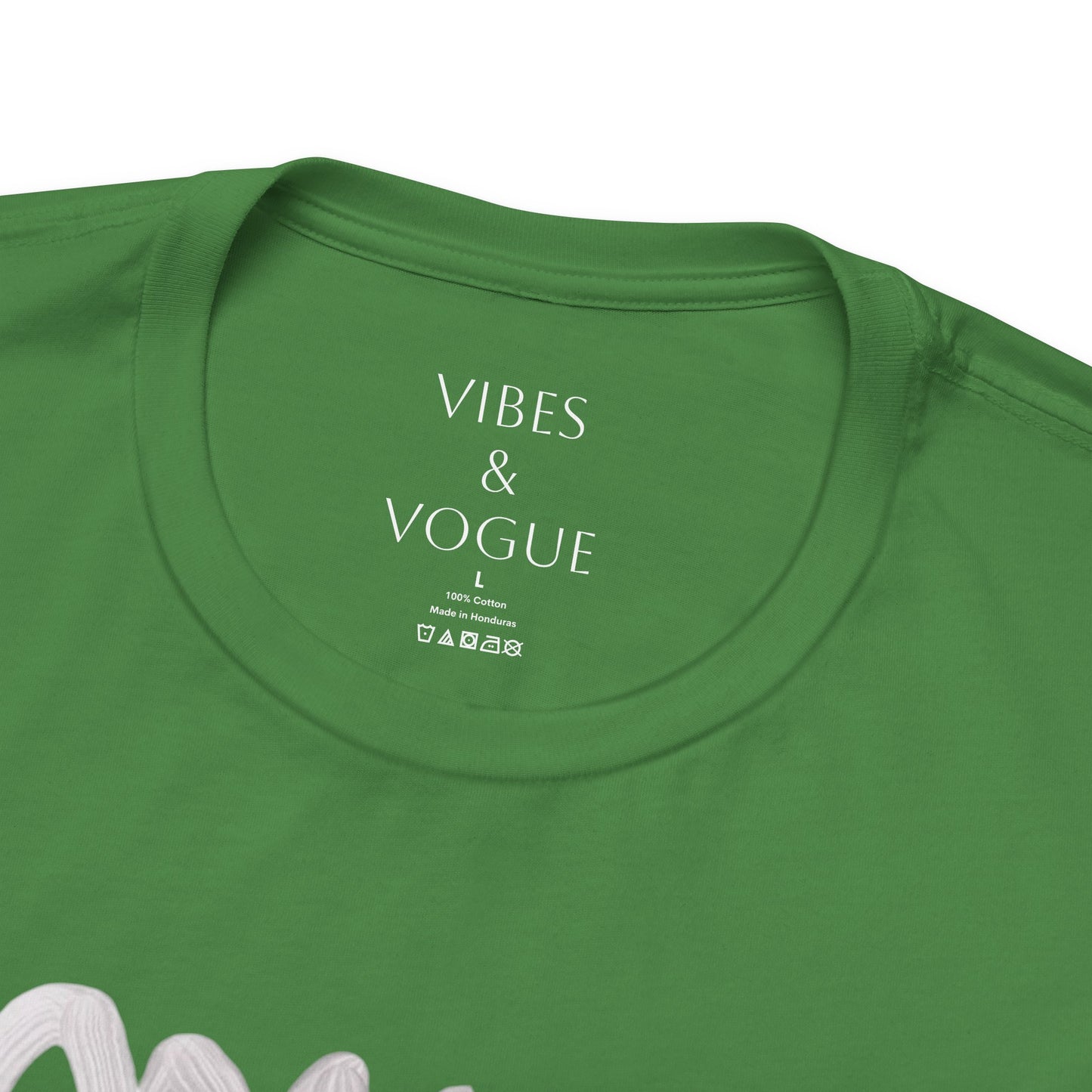 Vibes & Vogue Unisex Short Sleeve Tee - Trendy Graphic Tee for Fashion Lovers