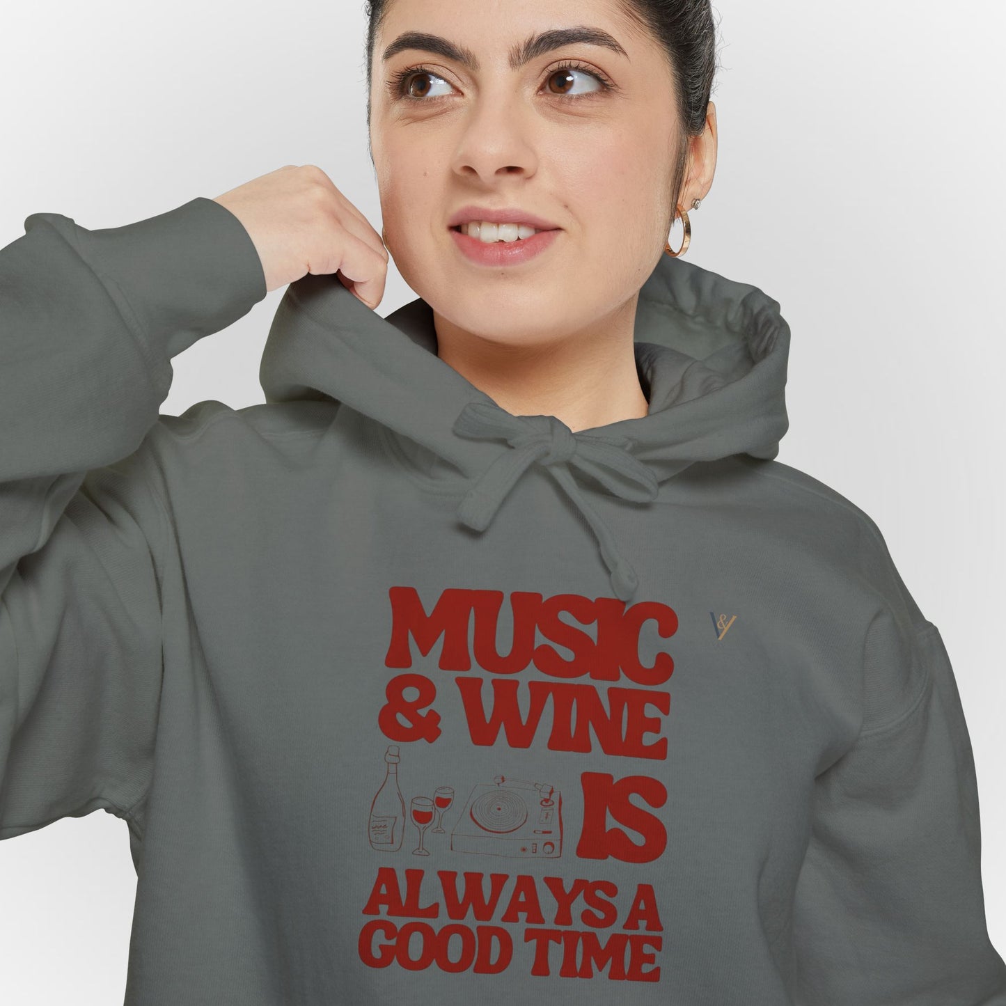 Comfortable Unisex Garment-Dyed Hoodie for Relaxed Days