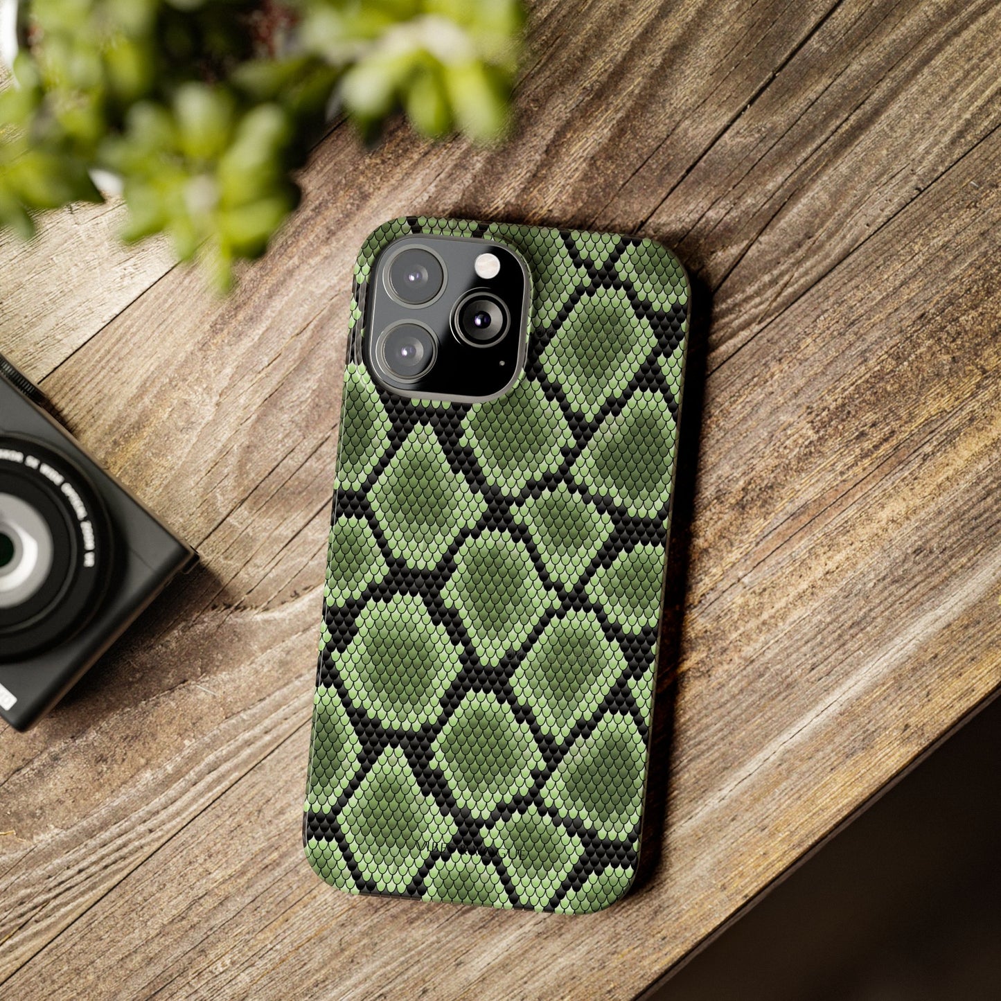 Sleek Green Snake Skin Slim Phone Case - Stylish & Protective for All Occasions
