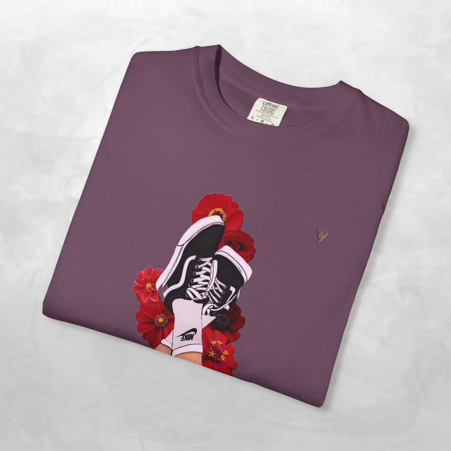 Trendy Graphic Tee with Floral Design, Unisex T-shirt, Streetwear Style, Casual Wear, Perfect for Summer