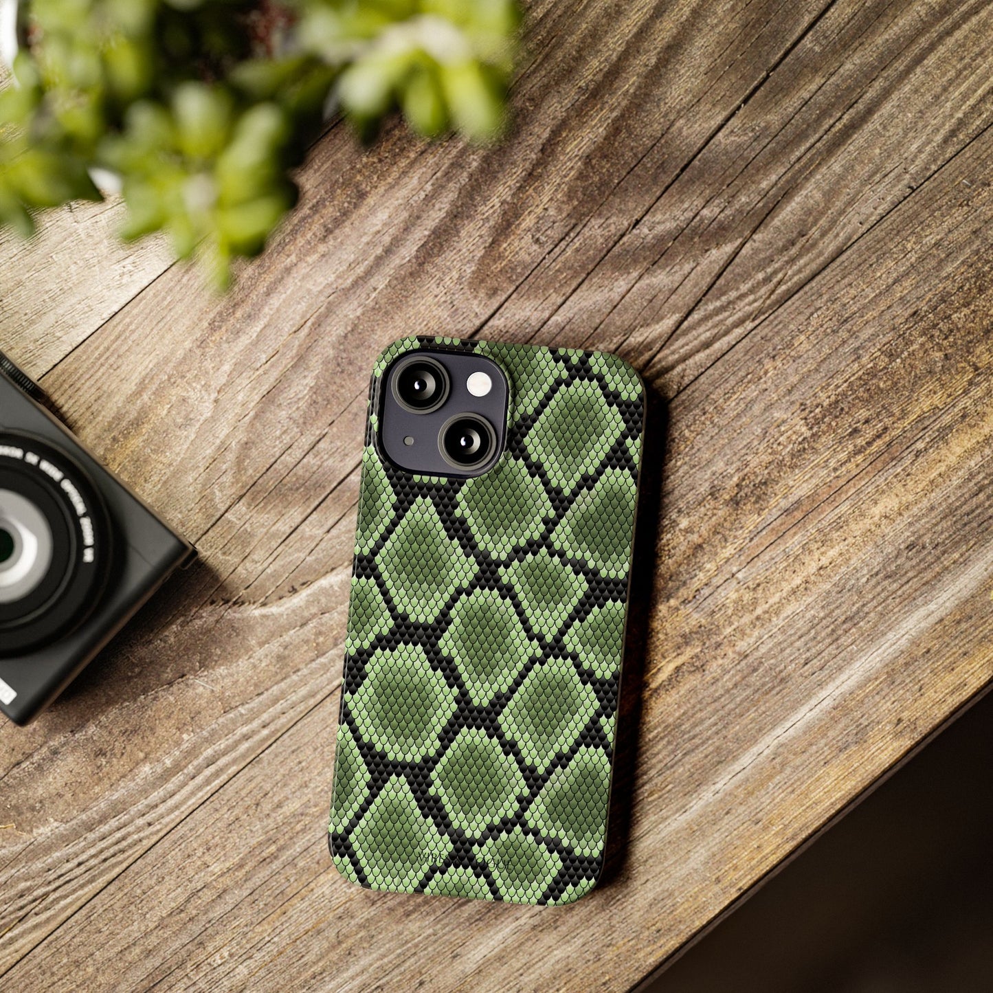Sleek Green Snake Skin Slim Phone Case - Stylish & Protective for All Occasions