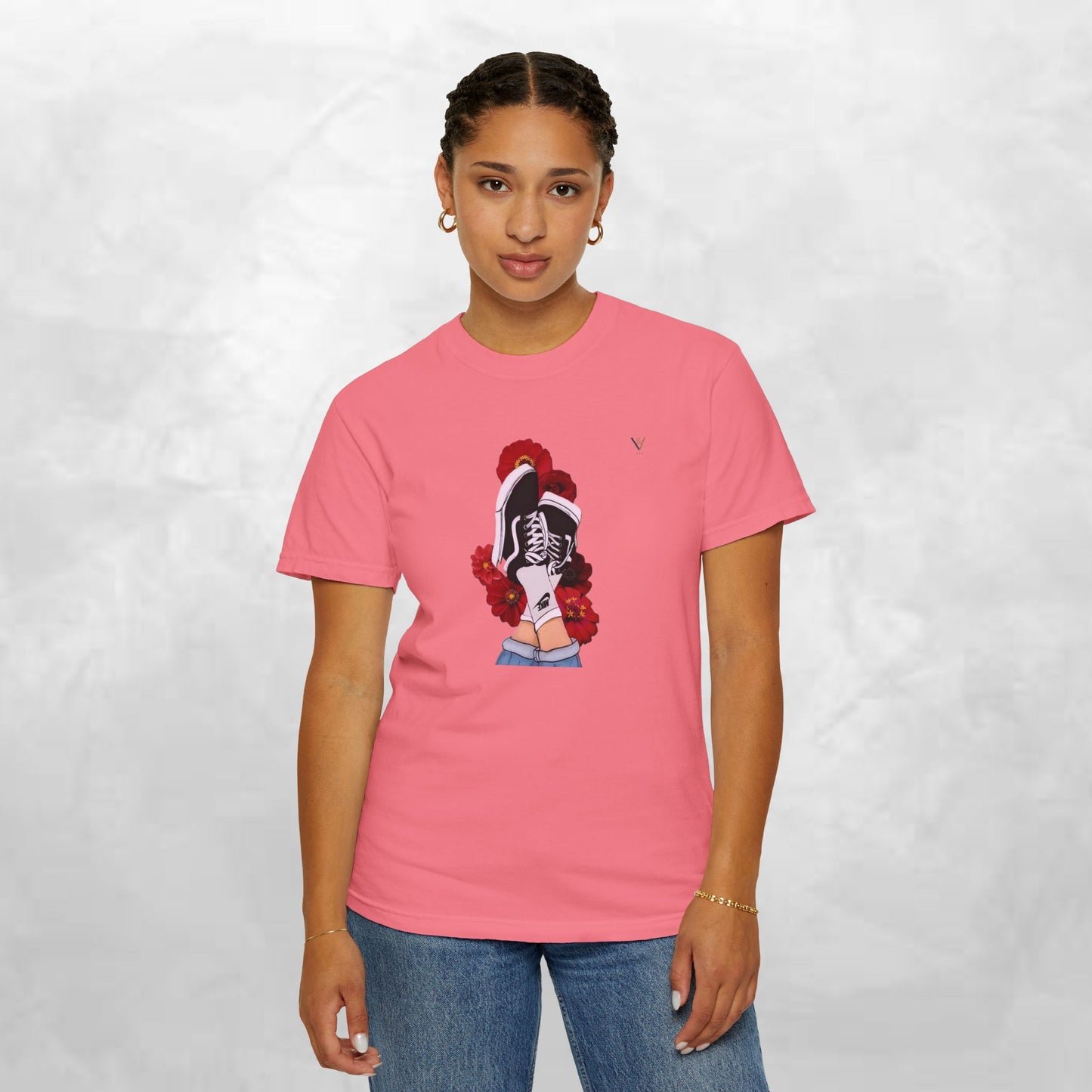 Trendy Graphic Tee with Floral Design, Unisex T-shirt, Streetwear Style, Casual Wear, Perfect for Summer