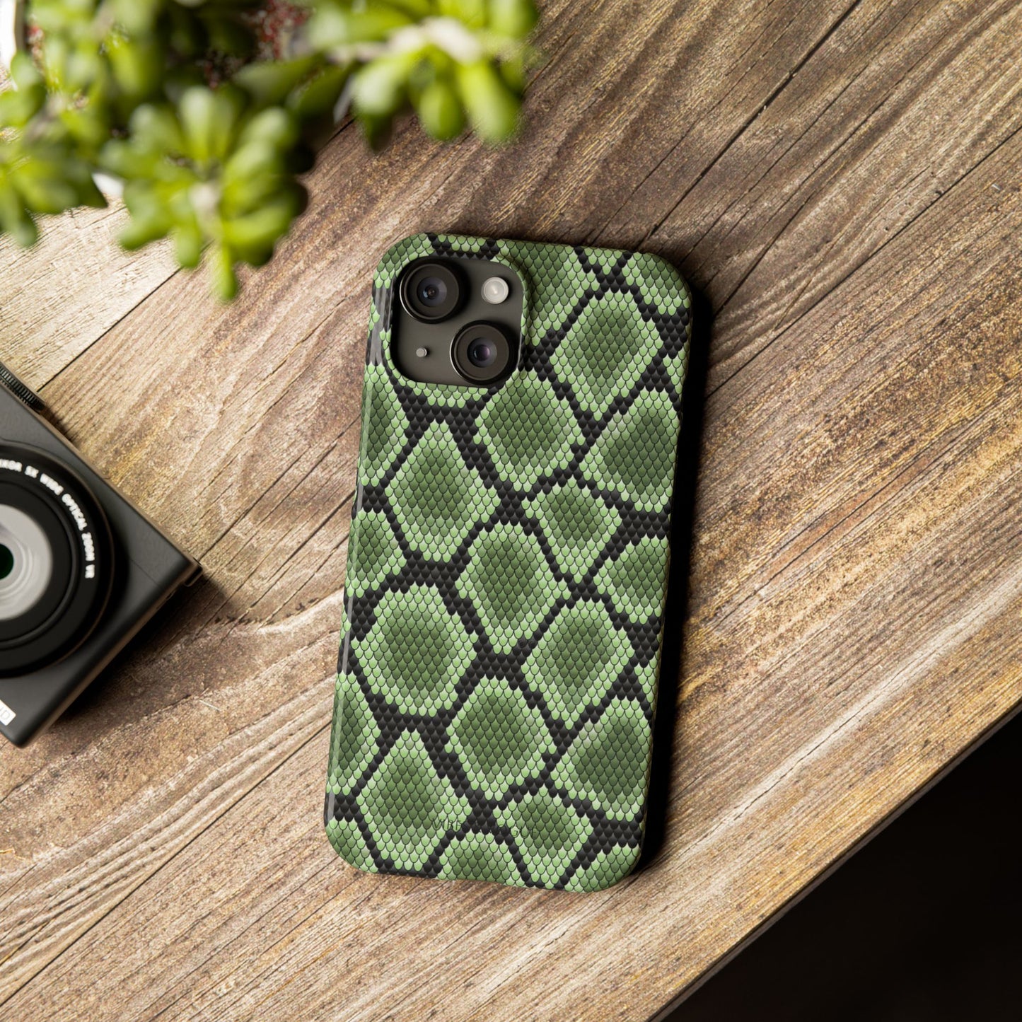 Sleek Green Snake Skin Slim Phone Case - Stylish & Protective for All Occasions