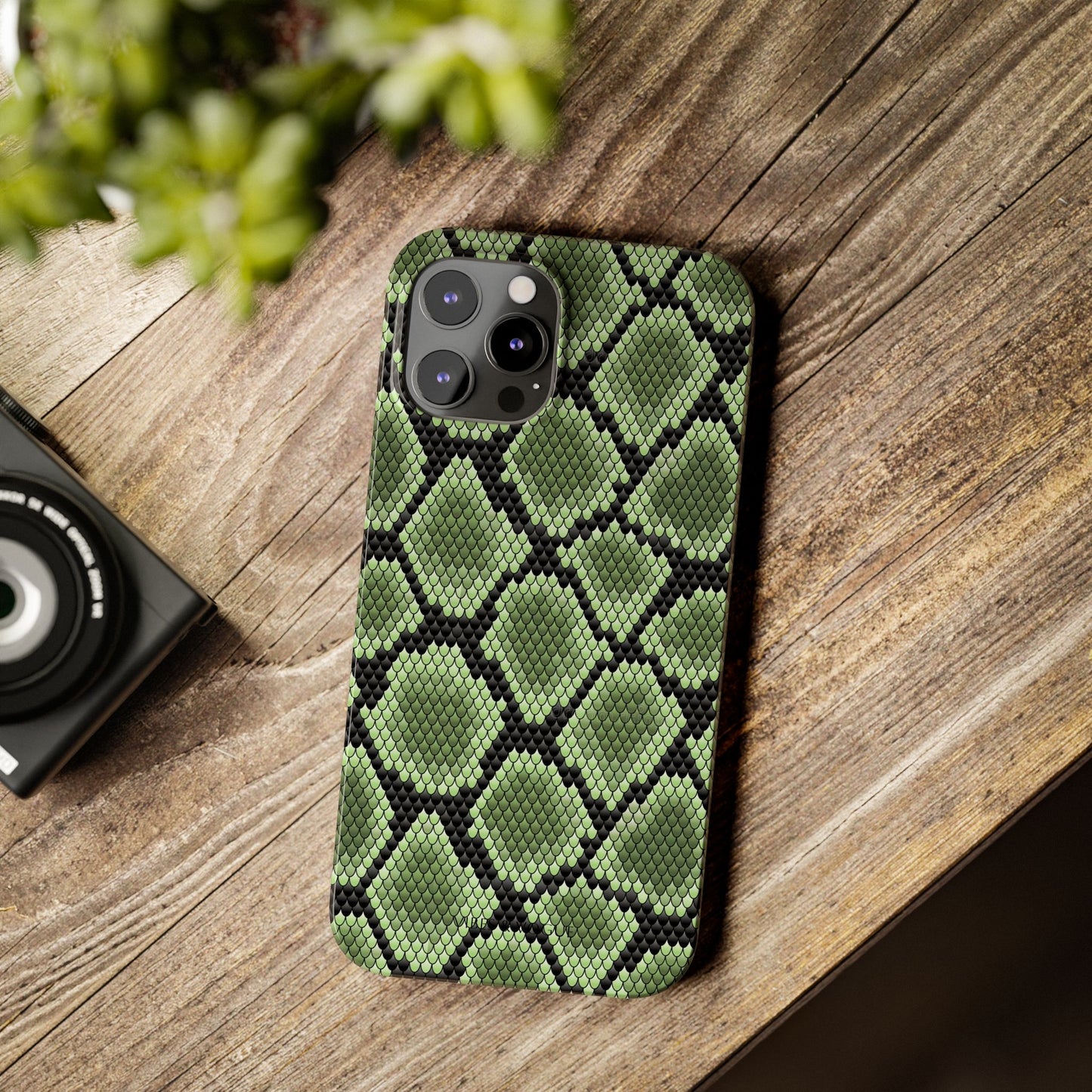 Sleek Green Snake Skin Slim Phone Case - Stylish & Protective for All Occasions