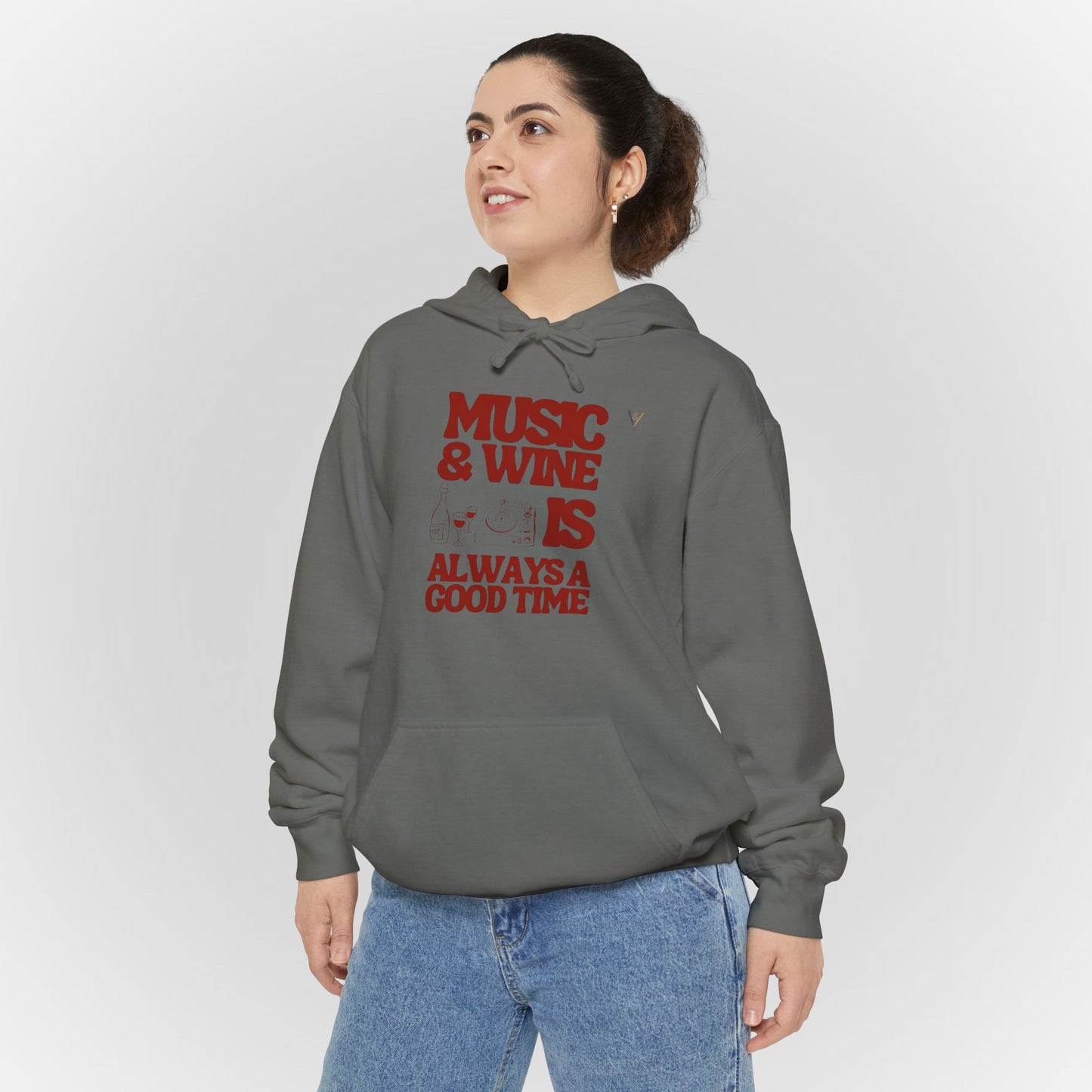 Comfortable Unisex Garment-Dyed Hoodie for Relaxed Days