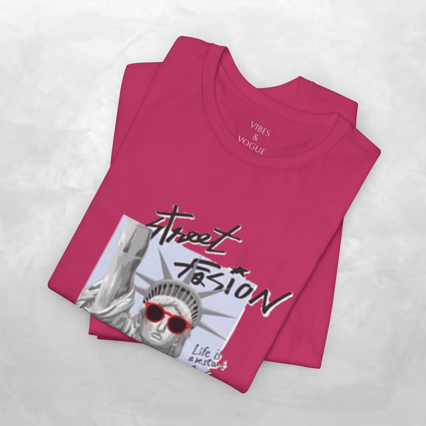 Statue of Liberty Graphic Tee, NYC Pride Shirt, Unisex Casual Wear, Summer Fashion, Unique Gift for Travelers