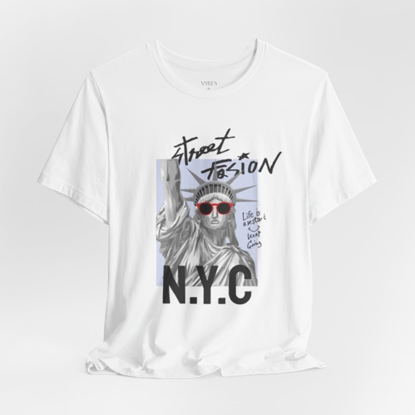 Statue of Liberty Graphic Tee, NYC Pride Shirt, Unisex Casual Wear, Summer Fashion, Unique Gift for Travelers