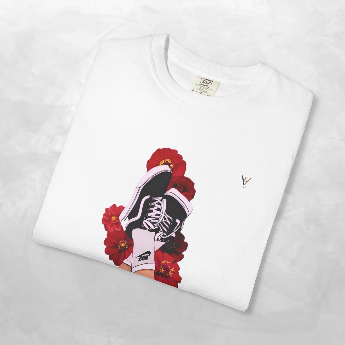 Trendy Graphic Tee with Floral Design, Unisex T-shirt, Streetwear Style, Casual Wear, Perfect for Summer