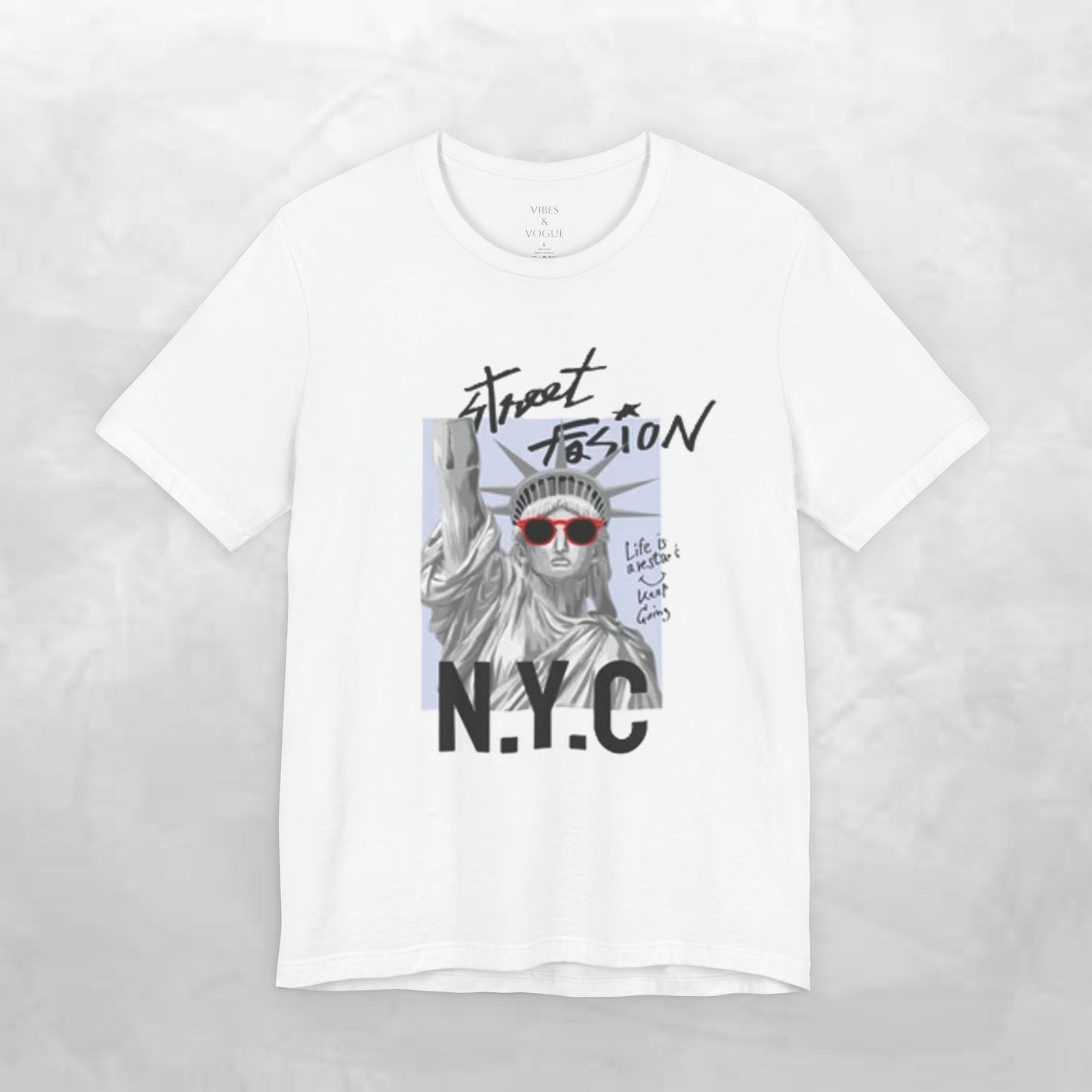 Statue of Liberty Graphic Tee, NYC Pride Shirt, Unisex Casual Wear, Summer Fashion, Unique Gift for Travelers